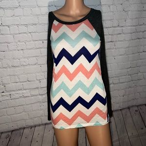 BRAND NWT Rue 21 zig zag shirt size S